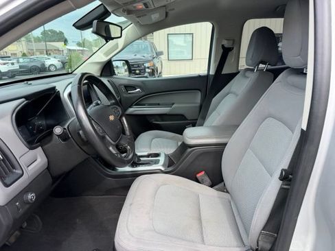 Used 2019 Chevrolet Colorado LT w/ LT Convenience Package RWD image 7