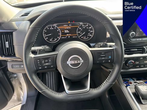 Used 2025 Nissan Pathfinder SV AWD/4WD image 28