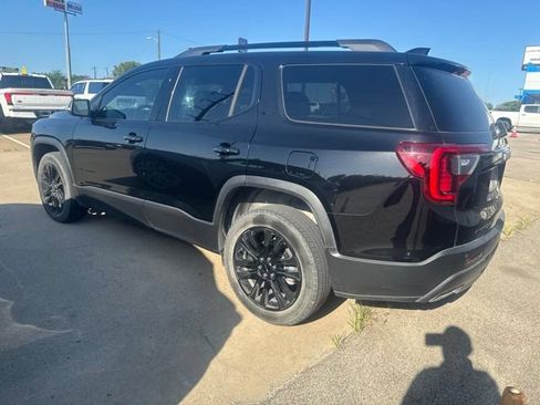 Used 2023 GMC Acadia SLT w/ Elevation Edition FWD image 2