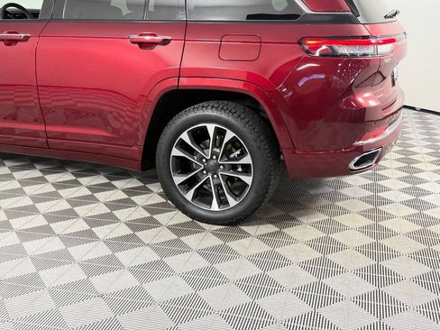 Certified 2023 Jeep Grand Cherokee Overland w/ Luxury Tech Group IV AWD/4WD image 8