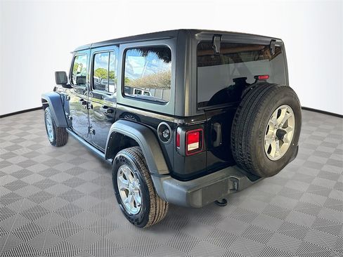Used 2021 Jeep Wrangler Unlimited Islander image 8