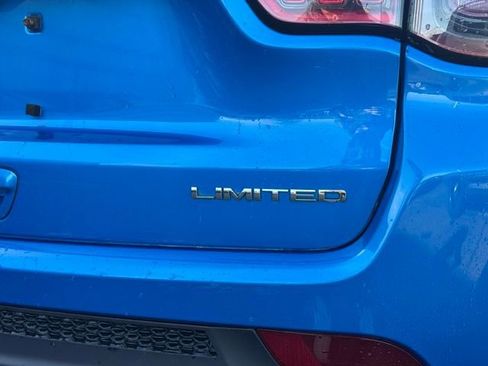 Certified 2022 Jeep Compass Limited image 9