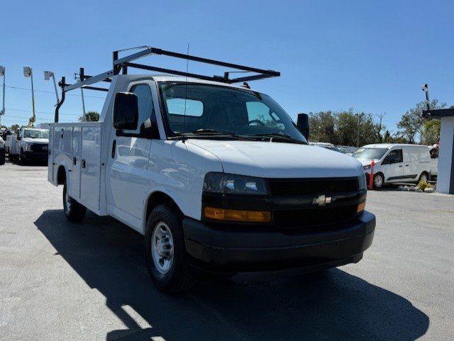 Used 2019 Chevrolet Express 3500 RWD image 4