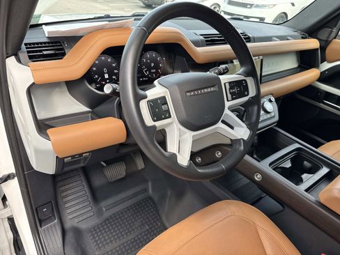 Used 2023 Land Rover Defender 110 SE image 22