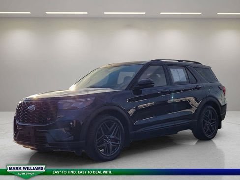 Used 2025 Ford Explorer ST AWD/4WD image 7