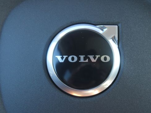 New 2026 Volvo XC90 B6 Plus w/ Protection Package Premier AWD/4WD image 15