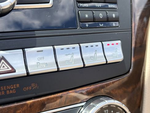 Used 2013 Mercedes-Benz SL 550 image 40