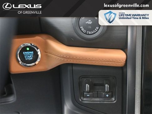 Used 2022 Ford Expedition Platinum image 18