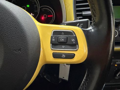 Used 2014 Volkswagen Beetle 2.5 FWD image 19