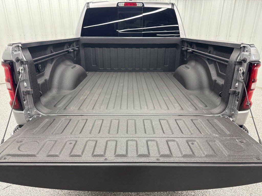 Used 2025 RAM 1500 Tradesman w/ Night Edition AWD/4WD image 11