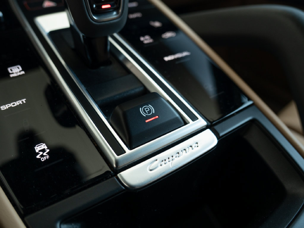 Certified 2021 Porsche Cayenne AWD/4WD image 10