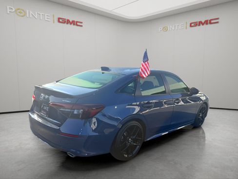 Used 2025 Honda Civic Sport image 3