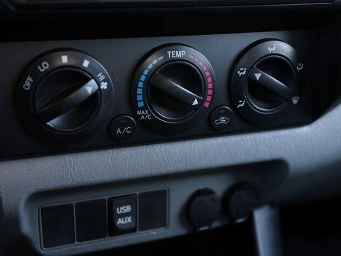 Used 2014 Toyota Tacoma PreRunner image 20