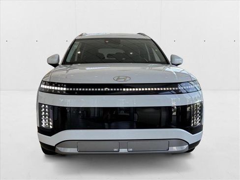 New 2026 Hyundai Ioniq 9 SEL image 2