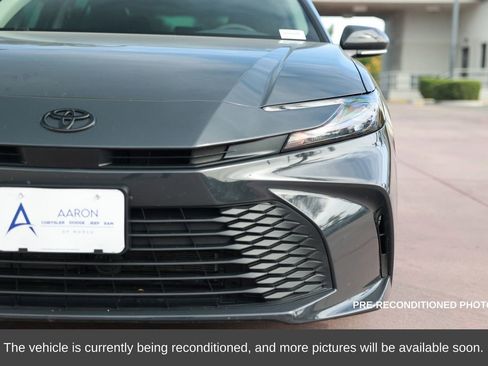 Used 2025 Toyota Camry LE w/ Convenience Package image 5