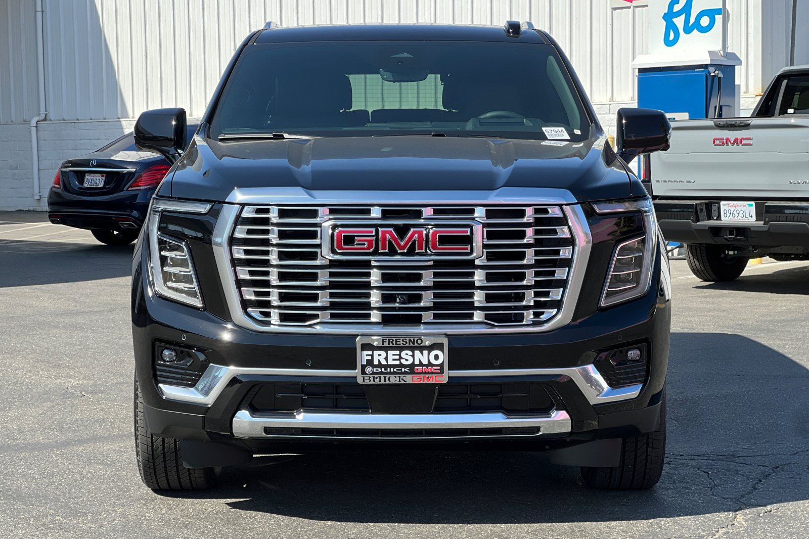New 2026 GMC Yukon Denali w/ Advanced Technology Package AWD/4WD image 7