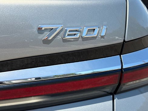 Used 2023 BMW 760i xDrive AWD/4WD image 11