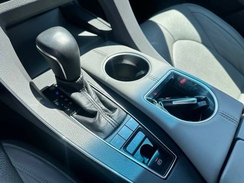 Used 2019 Toyota Avalon Limited FWD image 19