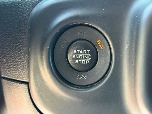 Used 2019 Jeep Wrangler Unlimited Sport S AWD/4WD image 26