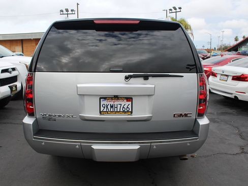 Used 2014 GMC Yukon XL Denali image 6