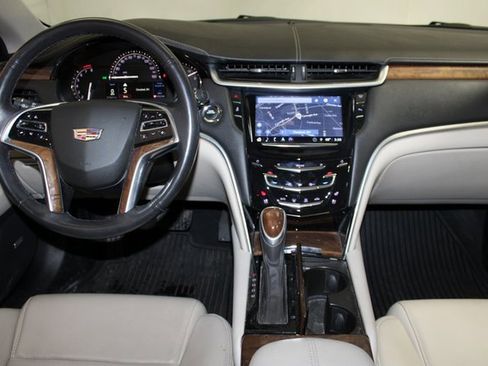 Used 2018 Cadillac XTS Luxury image 13