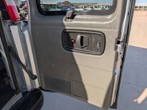 Used 2016 Chevrolet Express 2500 LS image 32