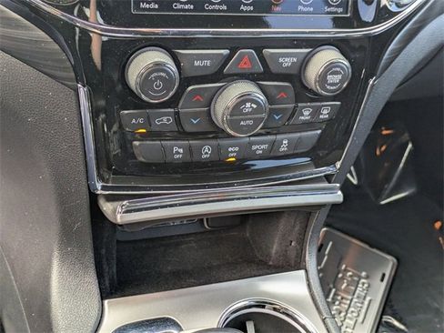 Used 2020 Jeep Grand Cherokee Altitude image 21