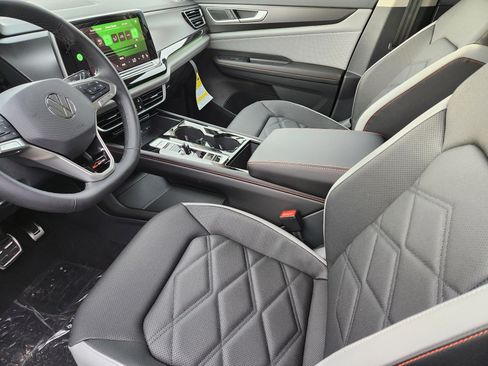New 2026 Volkswagen Atlas Peak Edition AWD/4WD image 17