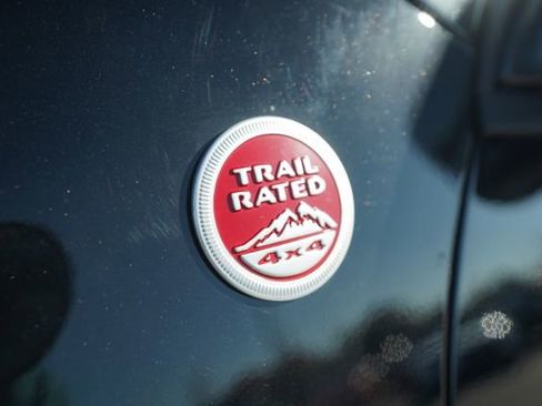 Used 2022 Jeep Cherokee Trailhawk image 39