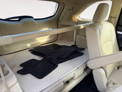 Used 2015 Toyota Highlander XLE image 19