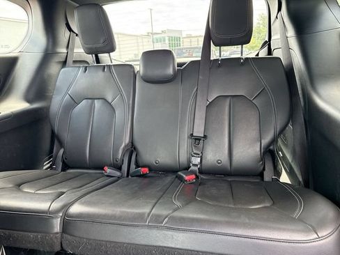 Used 2021 Chrysler Pacifica Touring-L w/ Uconnect Theater Family Group FWD image 14