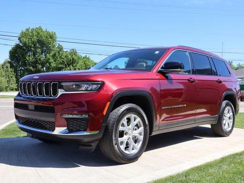 Used 2023 Jeep Grand Cherokee L Limited w/ Luxury Tech Group II AWD/4WD image 9