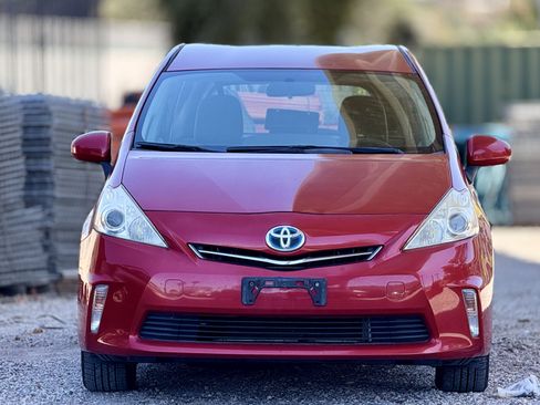 Used 2013 Toyota Prius V Two FWD image 4