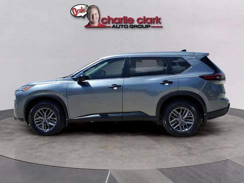 Used 2024 Nissan Rogue S FWD image 2