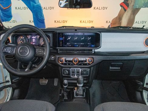 Used 2024 Jeep Wrangler Sport AWD/4WD image 3
