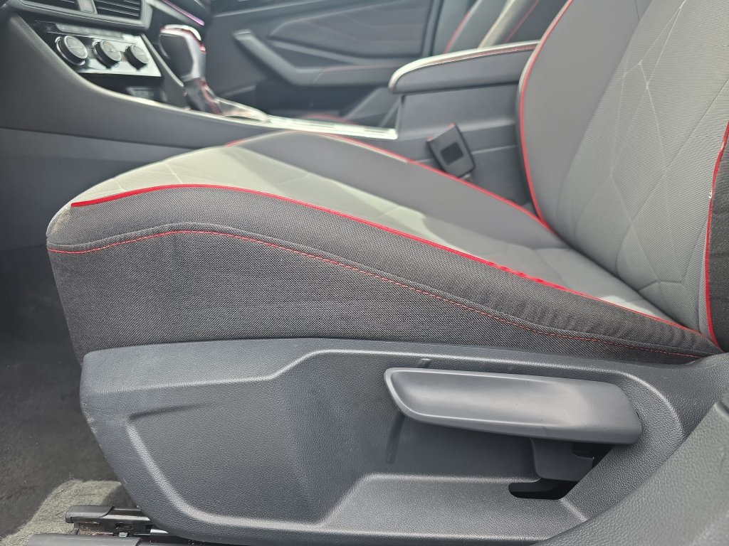 Used 2024 Volkswagen Jetta GLI 40th Anniversary Edition FWD image 27