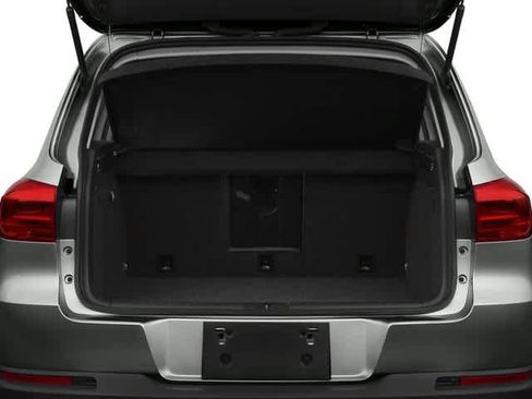 Used 2018 Volkswagen Tiguan Limited FWD image 16