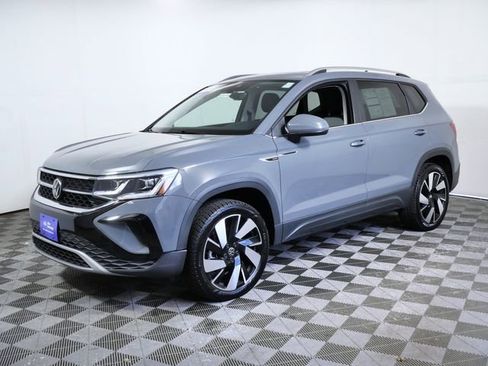 Used 2024 Volkswagen Taos SEL AWD/4WD image 5