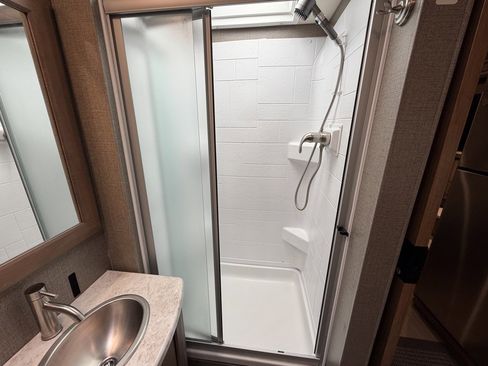 Used 2021 Ford F550 4x4 Regular Cab Super Duty w/ XLT Value Package image 60