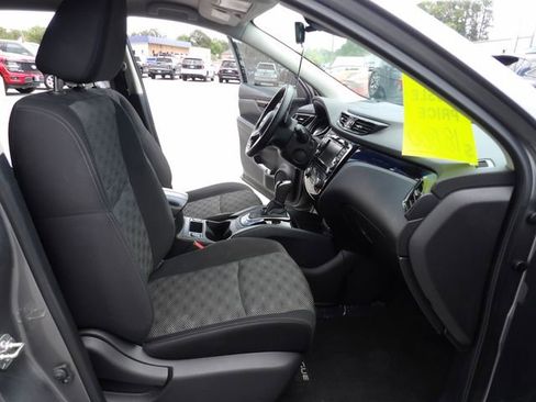 Used 2022 Nissan Rogue Sport SV FWD image 35