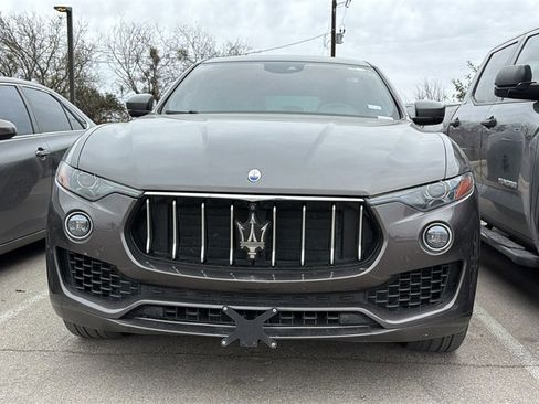 Used 2019 Maserati Levante image 2