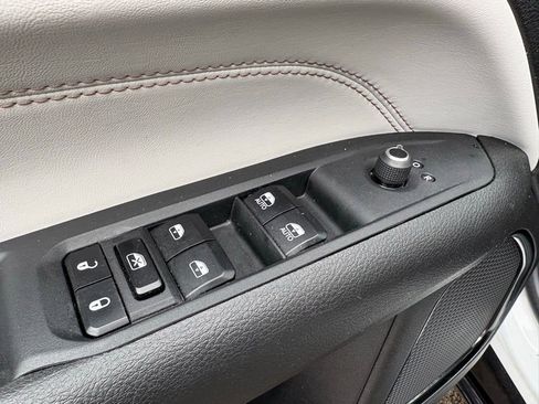 Used 2023 Jeep Compass Limited w/ Elite Group image 21