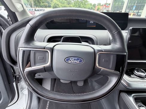 Used 2025 Ford Expedition Platinum AWD/4WD image 16