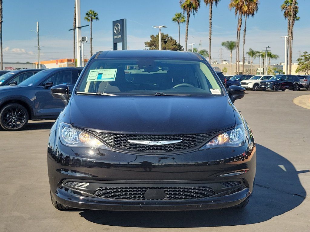 Used 2024 Chrysler Voyager LX FWD image 28