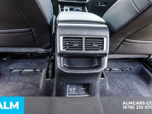 Used 2025 Volkswagen Atlas Cross Sport SE image 31