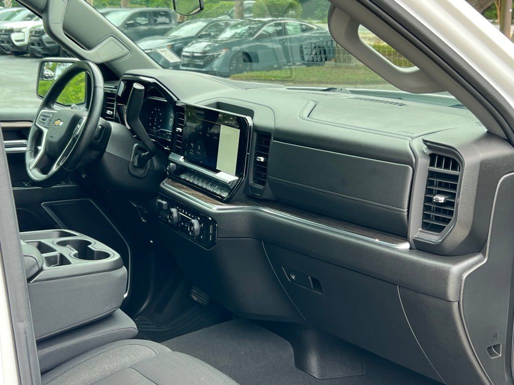 Used 2025 Chevrolet Silverado 1500 LT RWD image 22