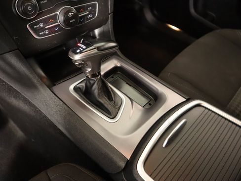 Used 2021 Dodge Charger SXT w/ Driver Convenience Group image 9