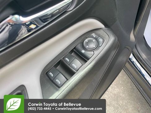 Used 2021 Chevrolet Equinox LS AWD/4WD image 19