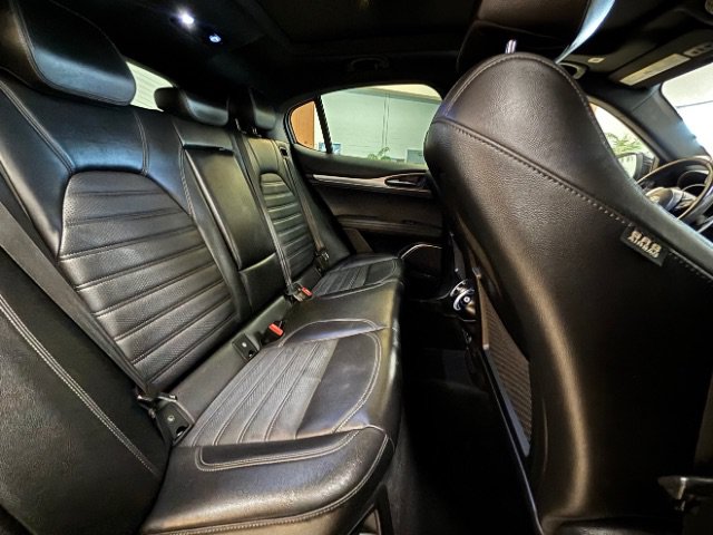 Used 2023 Alfa Romeo Stelvio Veloce AWD/4WD image 21
