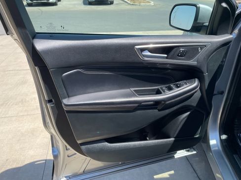 Used 2023 Ford Edge Titanium image 15